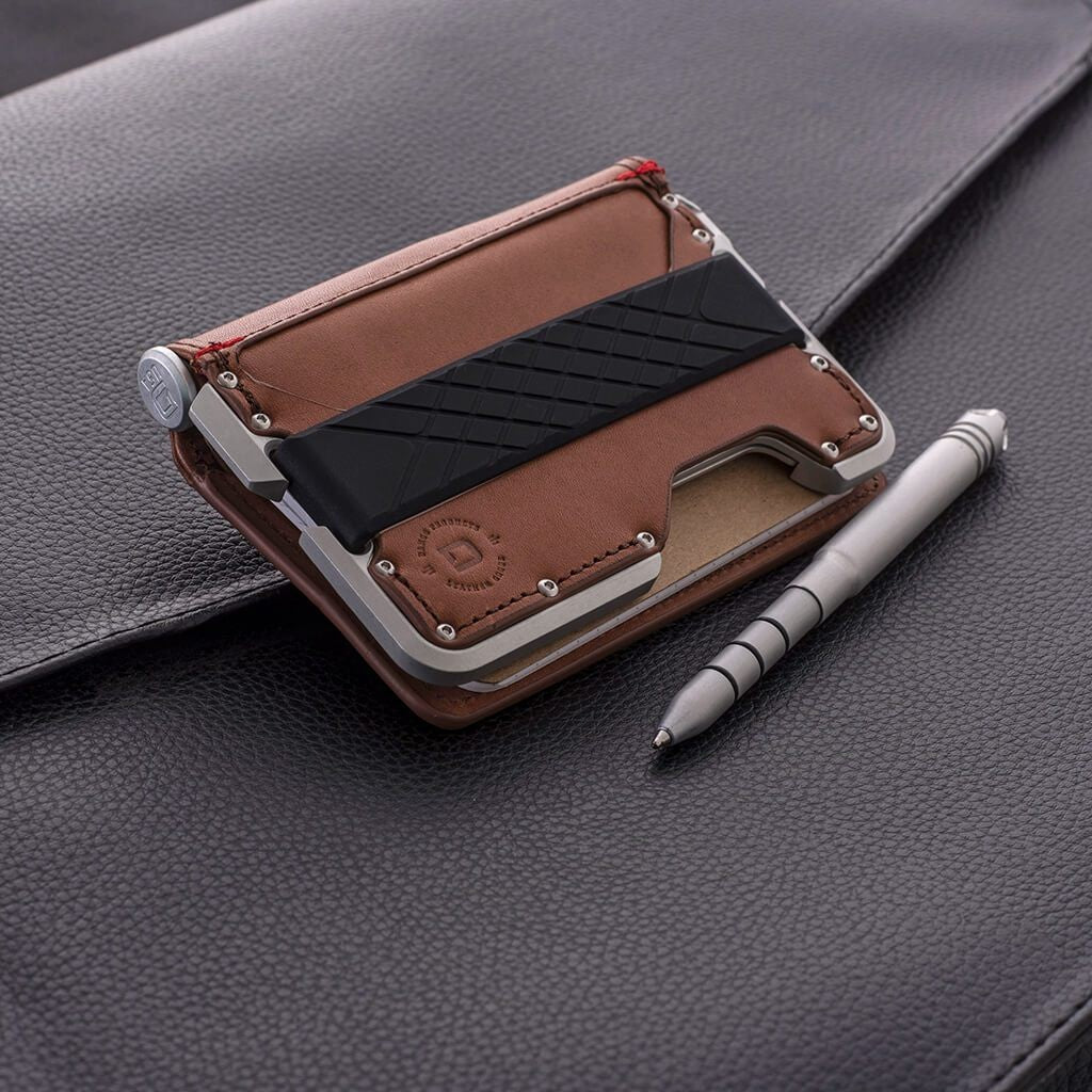 D01 Dapper Pen Leather Wallet