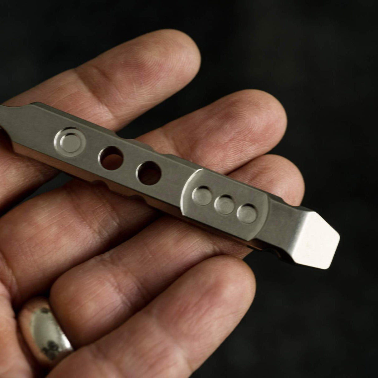 Ti-Pry Titanium Pry Bar Keychain - Työkalu