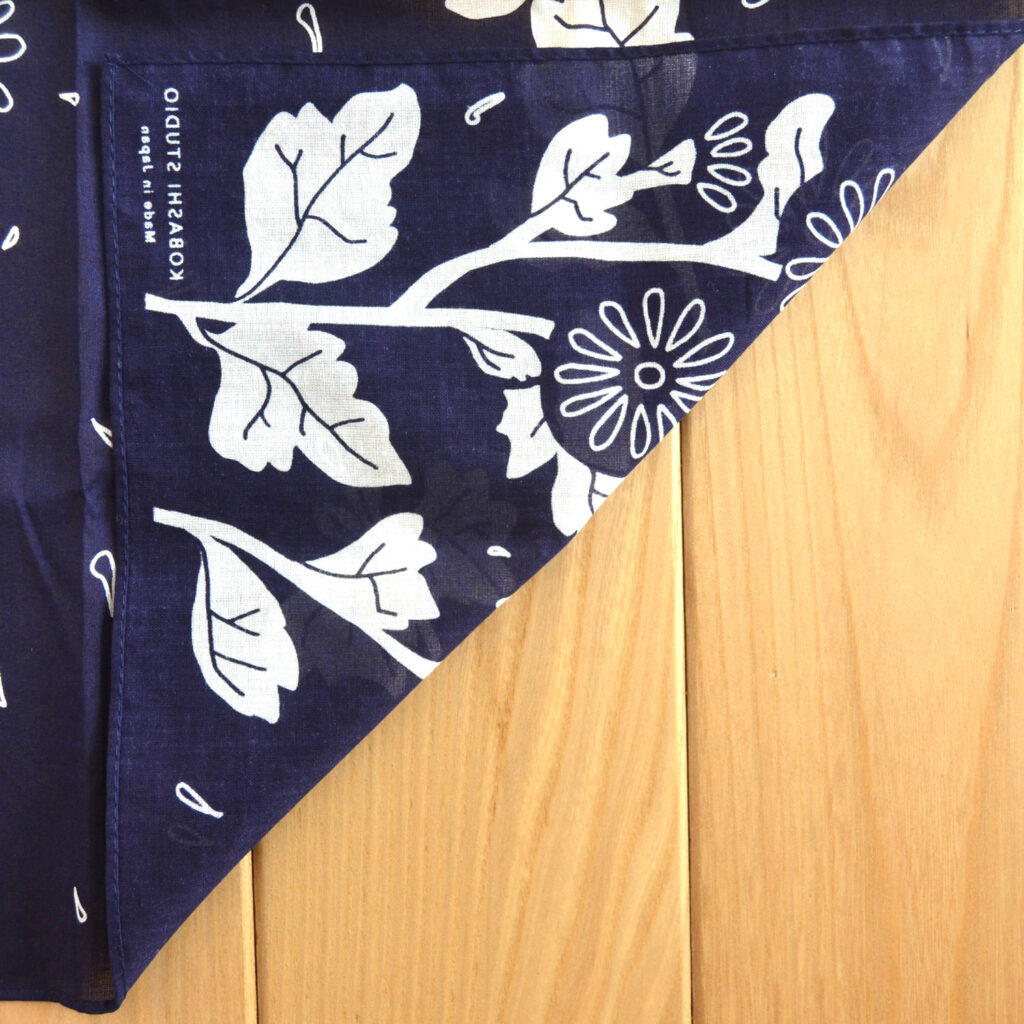 Kikumon Bandana